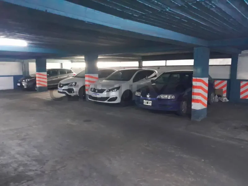 Laprida 1900, Piso 0