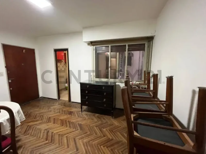 Velasco 1400, Piso 1