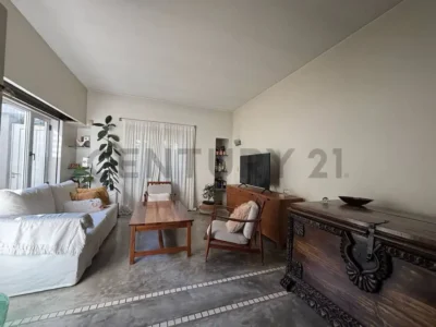 San Lorenzo 2600, Piso 0