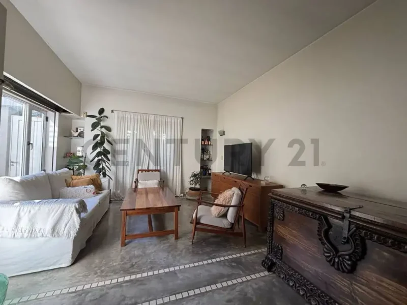 San Lorenzo 2600, Piso 0