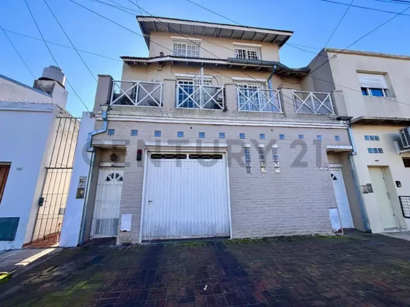 Presbitero Julian Navarro 5800, Piso 1