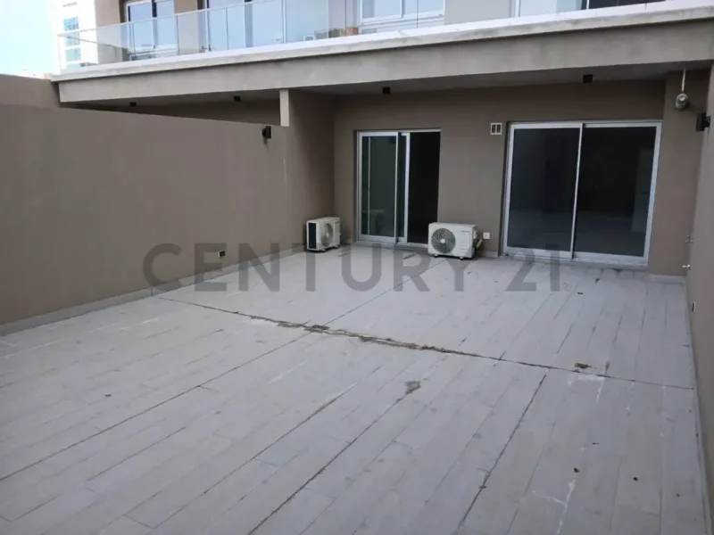 Cabildo 4600, Piso 0