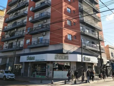 A.brown 3100, Piso 8