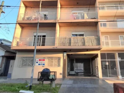 Santiago Del Estero 6800, Piso 1