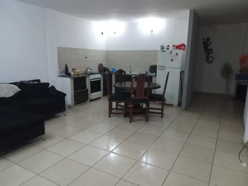 Presidente Arturo Ilia 2800, Piso 1