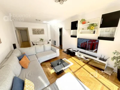 Bacacay al 900, esquina Rojas.