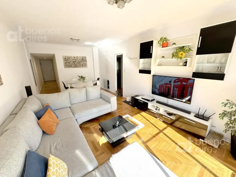 Bacacay al 900, esquina Rojas.