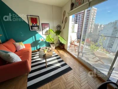 Rojas al 100, esquina Yerbal.