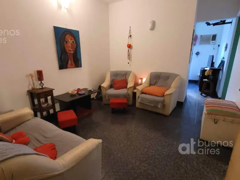 Finochietto al 400 entre Defensa y Bolívar